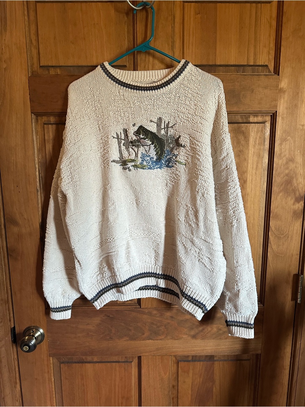 Fish sweater Men's Cream Knit bass Fishing Graphic Sweater  vintage Crewneck